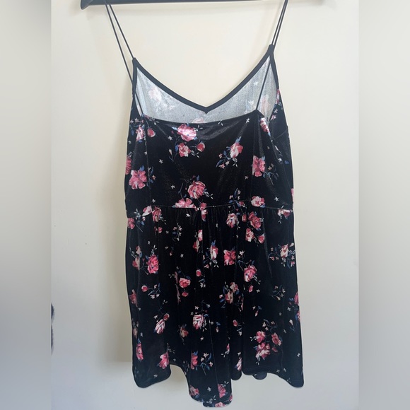 H&M Floral Romper - Picture 3 of 3